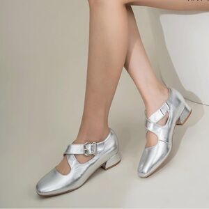 IDIFU Silver Mary Jane Heels